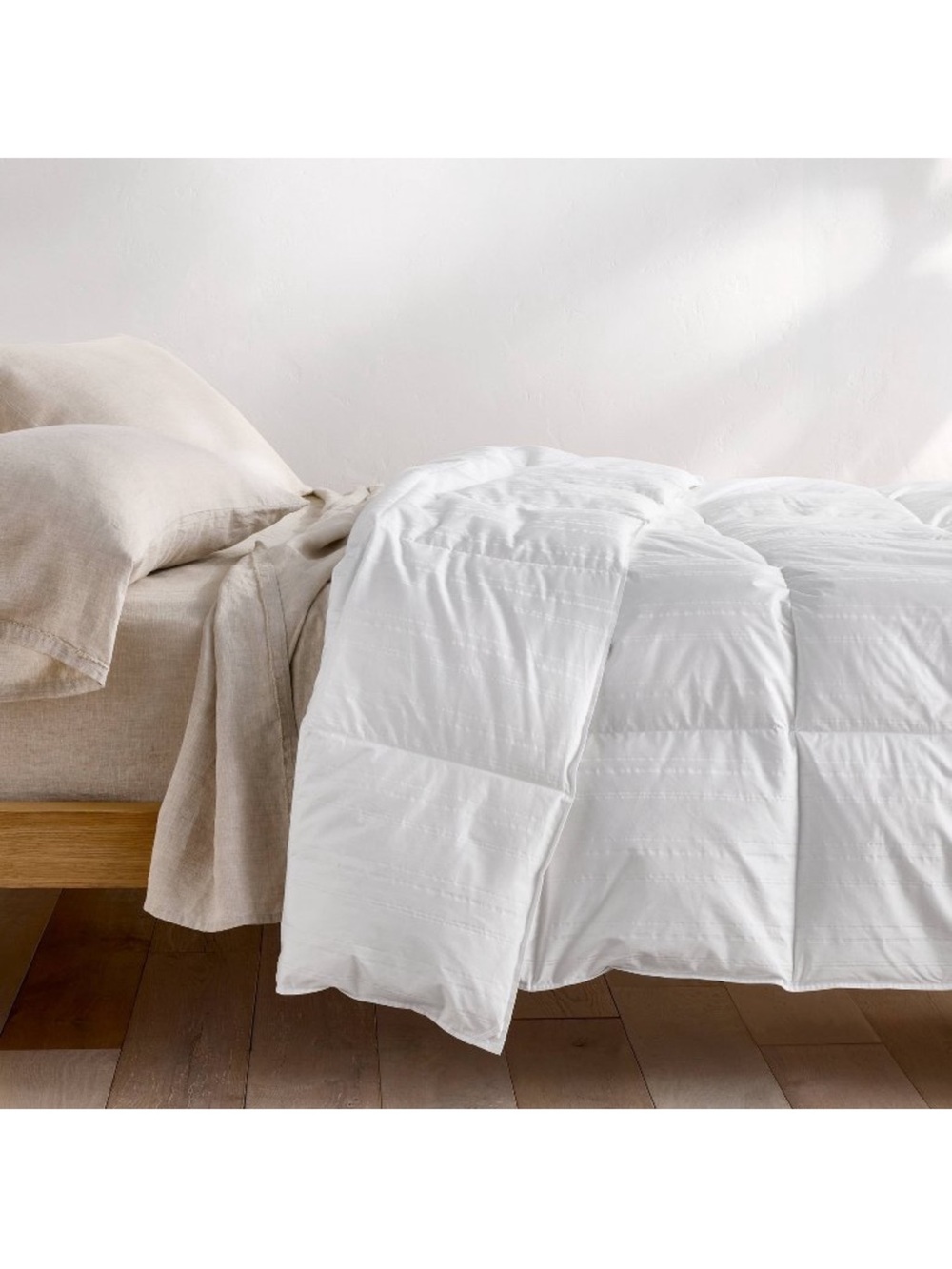 Casaluna F/Q All Season Weight Premium Down Comforter - Picture 10 of 14